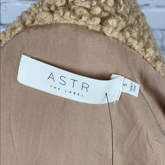 NWT Astr tan faux Sherpa coat small - Picture 5 of 5